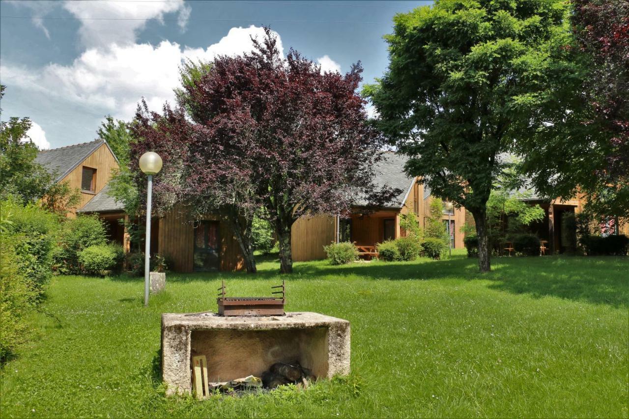 Camping Le Paisserou Najac Exterior foto