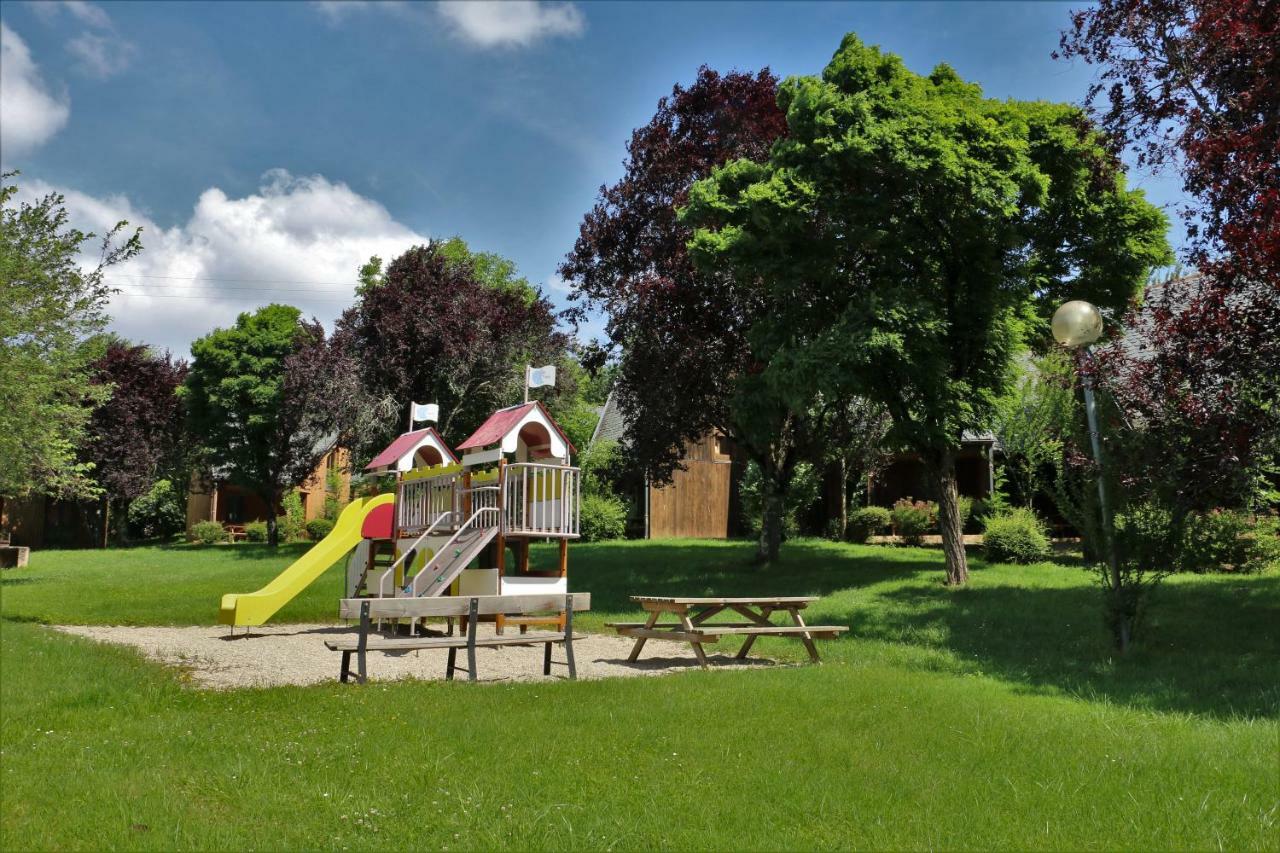 Camping Le Paisserou Najac Exterior foto
