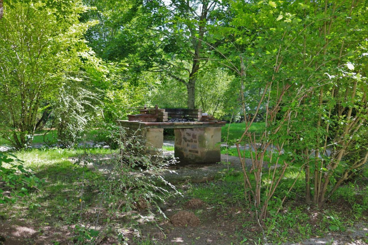 Camping Le Paisserou Najac Exterior foto